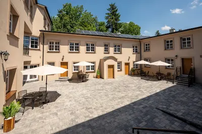 Central Platinum Apartments *****